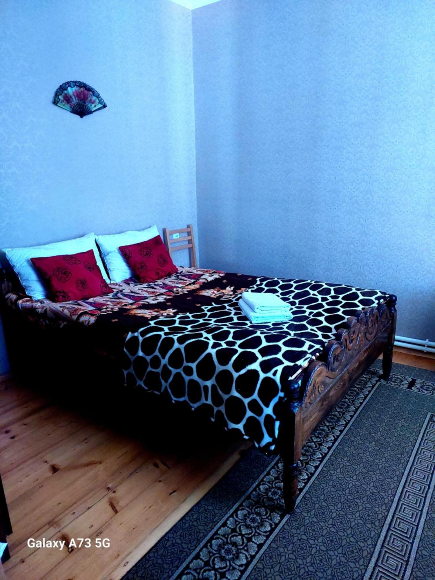 Lela Rezo Guesthouse Kazbegi Eksteriør billede